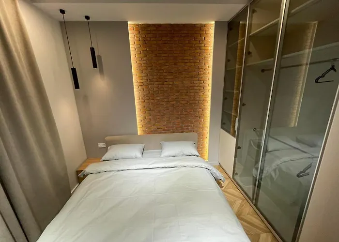 Tomas Apartments
