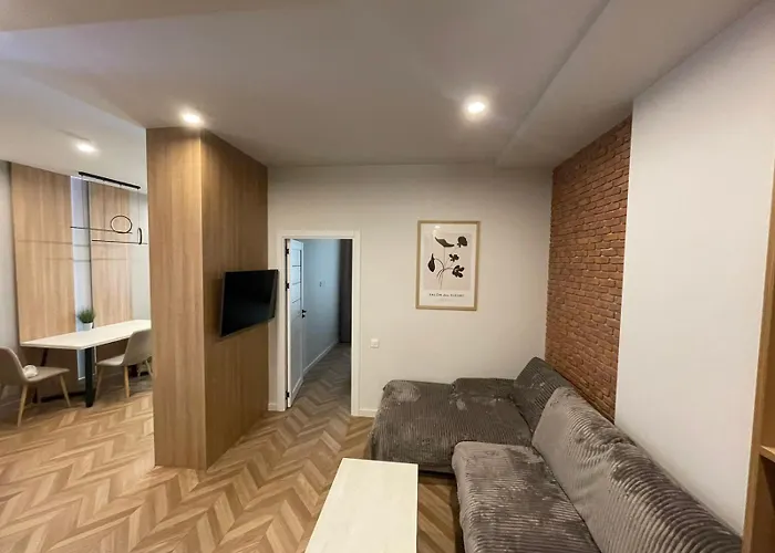 Tomas Apartments