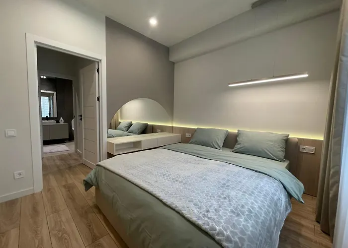 Tomas Apartments